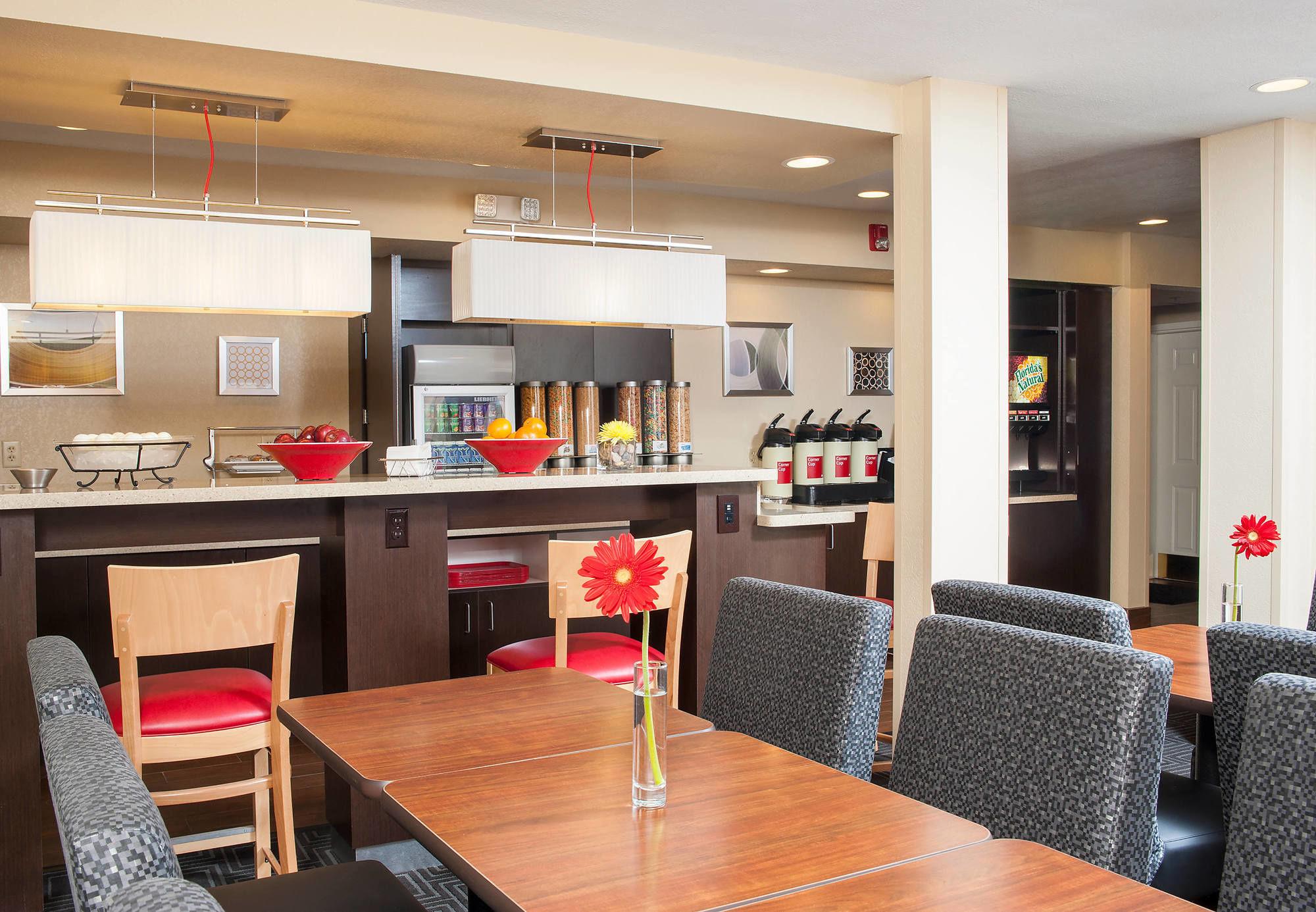 Towneplace Suites Indianapolis Park 100 Екстер'єр фото