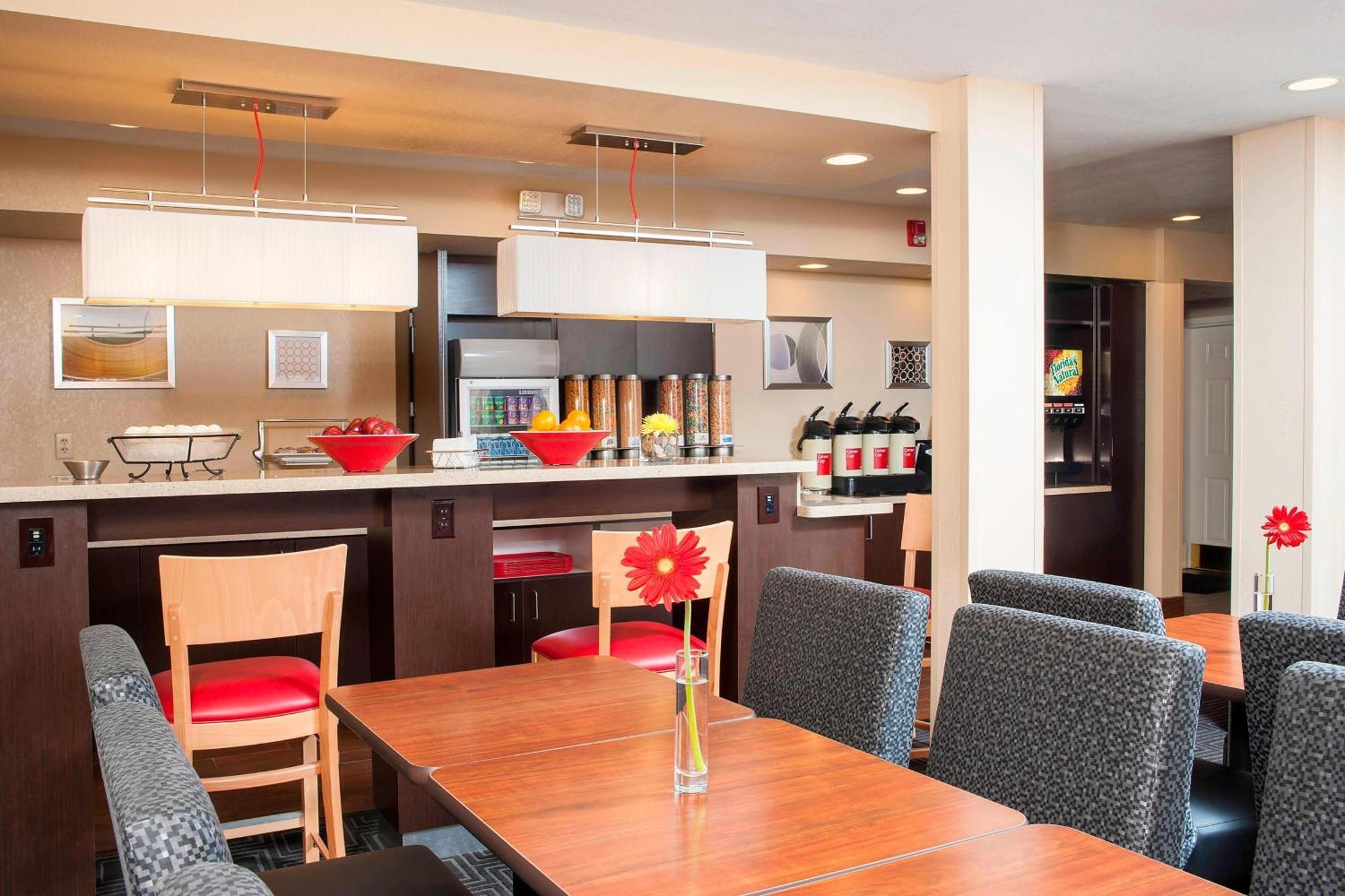 Towneplace Suites Indianapolis Park 100 Екстер'єр фото